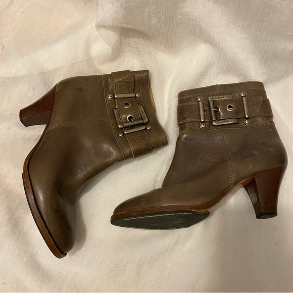 Frye Tina Shootie Leather Chunky Buckle Ankle Boots - Picture 3 of 8